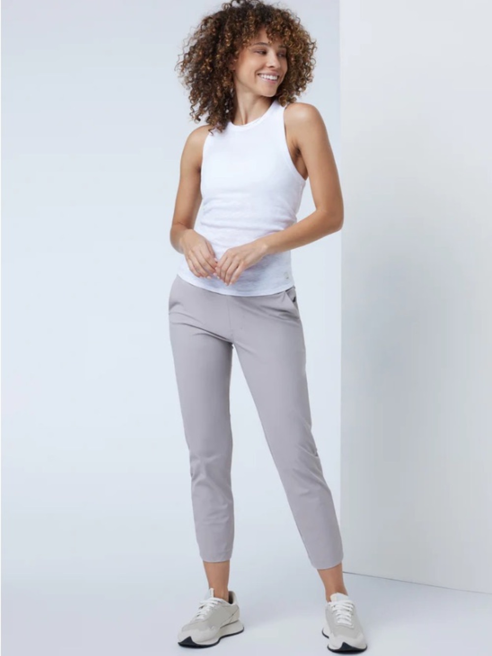 Vuori Cropped Slim Ankle Pants in Light Gray